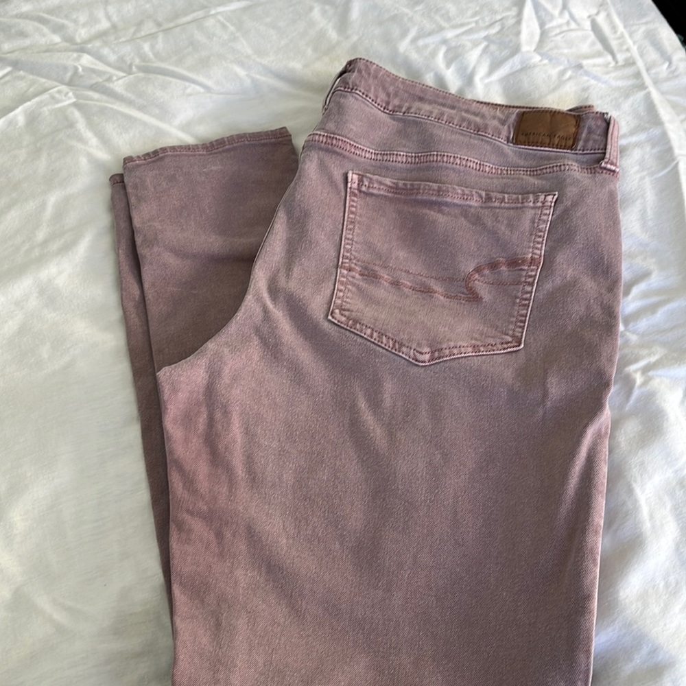 American Eagle Rose colored jeans size 18 long